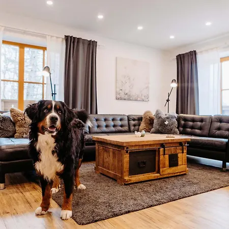 Silberleithen Estate דירה